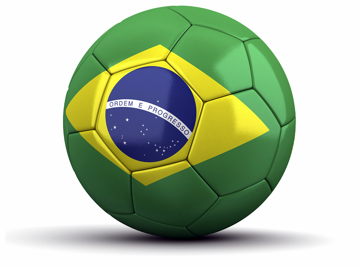 http://manufraga.files.wordpress.com/2010/07/brasil-bola.jpg